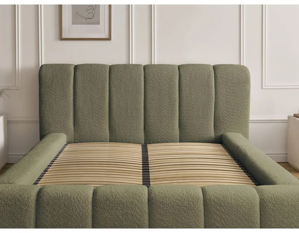 Pat matrimonial verde tapițat cu spațiu de depozitare cu somieră 180x200 cm Denali – Bobochic Paris