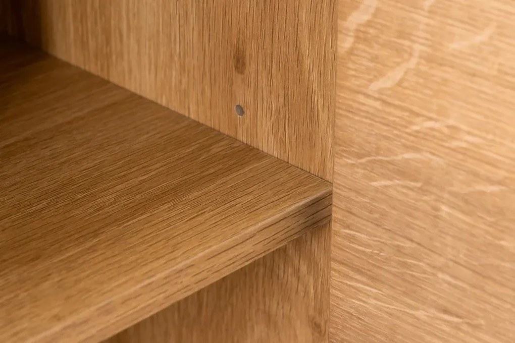 Vitrina cu furnir de stejar ATELIER 140cm