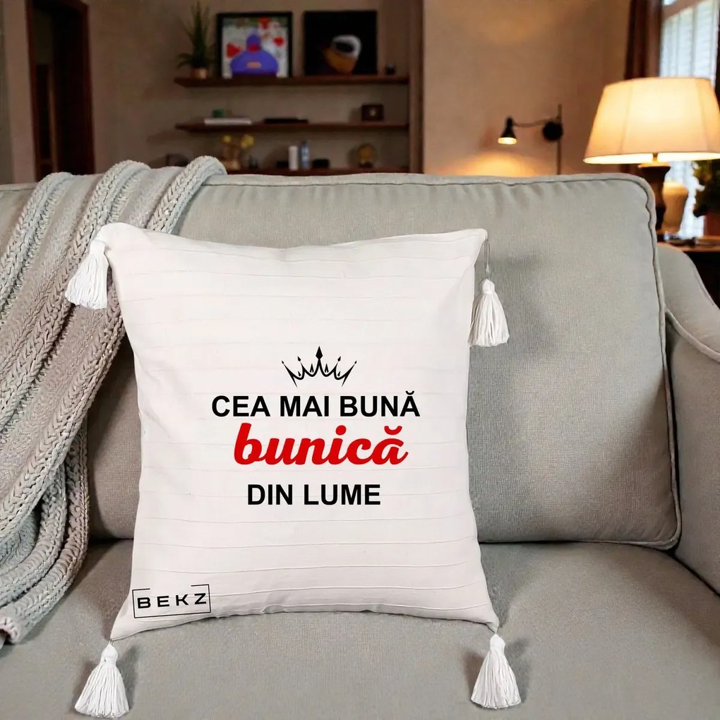 Cadou pentru Bunica - Perna Personalizata Cea Mai Buna Bunica Din Lume Coroana Neagra, 40x40 cm, Bej cu Franjuri, Husa Detasabila, Perna Inclusa, BEKZ®