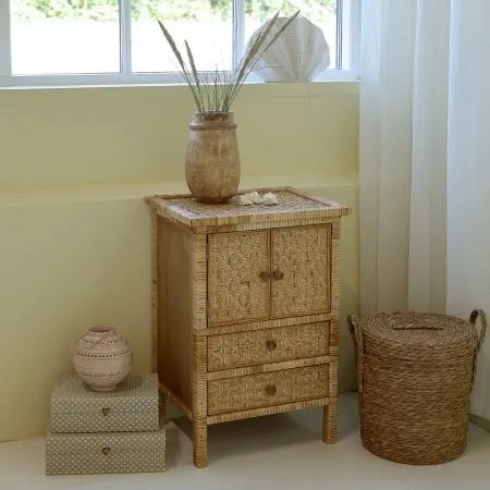 Dulap din ratan și bambus, natur, cu 2 uși, 2 sertare și mânere rotunde, finisaj natural, 67 x 45 x 36 cm, „Bastide”