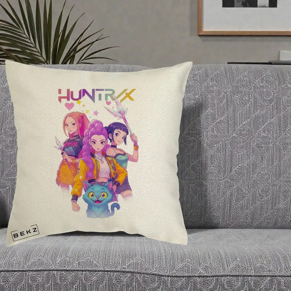 Perna Personalizata K-pop HUNTRX Trio Foto cu Pisica, 40x40 cm, Ecru, Husa Detasabila, Perna Inclusa, BEKZ®