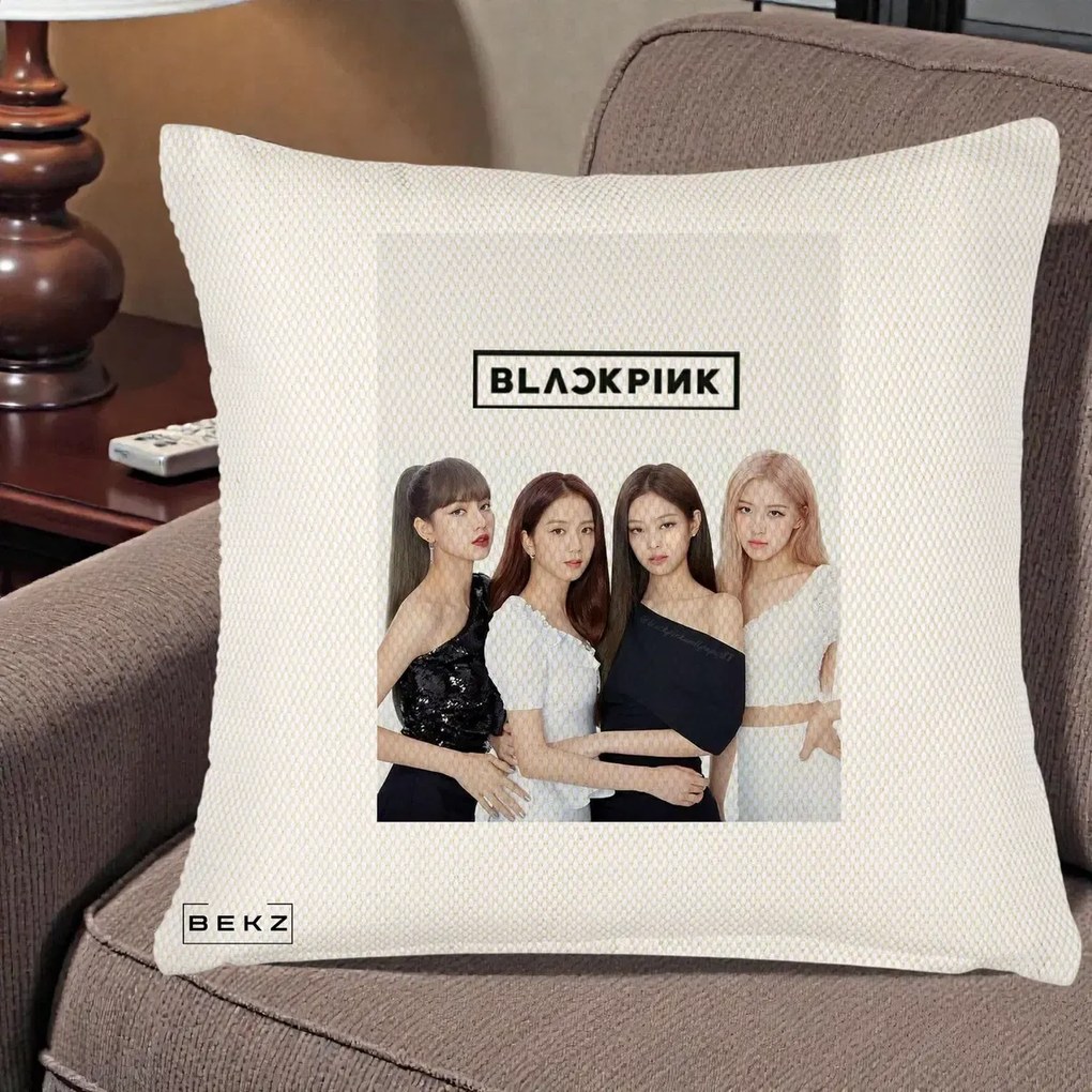 Perna Personalizata K-pop BLACKPINK Foto Grup-Negru, 40x40 cm, Crem Reliefat, Husa Detasabila, Perna Inclusa, BEKZ®