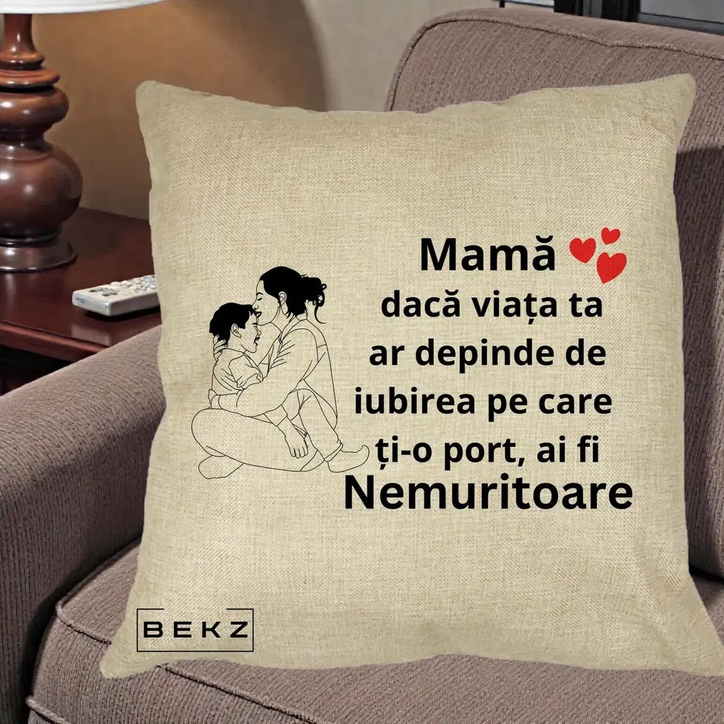 Cadou pentru Mama - Perna Personalizata Mama Nemuritoare Kawaii, 40x40 cm, Crem, Husa Detasabila, Perna Inclusa, BEKZ®