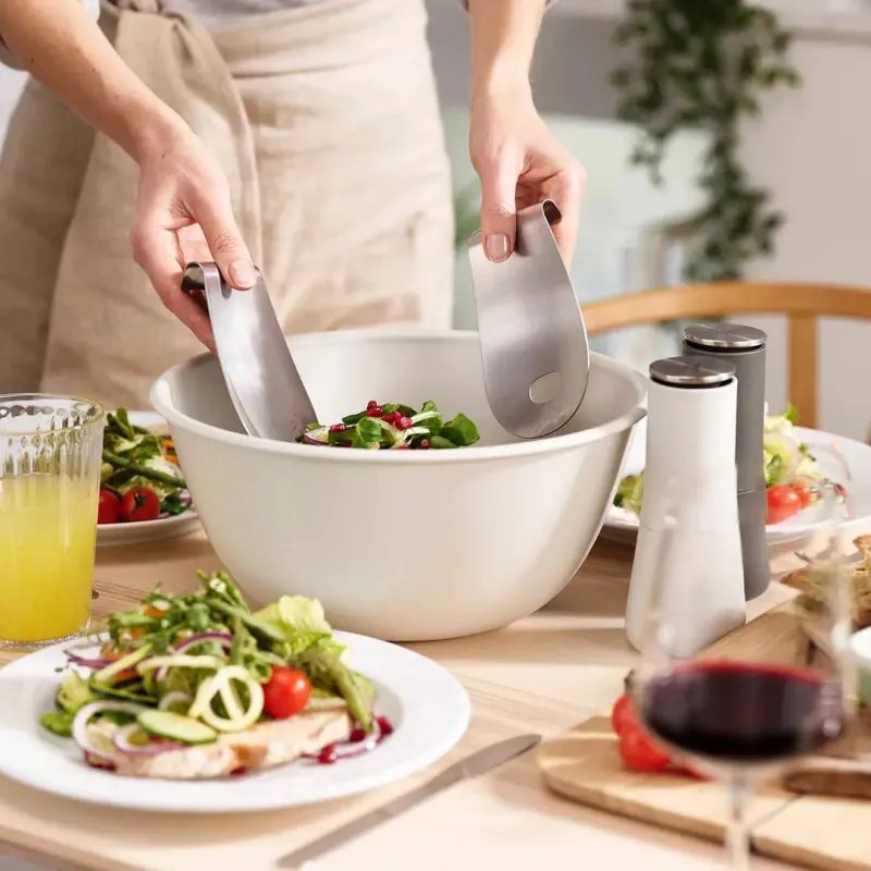 Set 2 rasnite sare si piper Joseph Joseph 95036, 2 piese, Utilizare mecanica, Mecanism ceramic, Reglare grad, Fara BPA, Alb/Gri