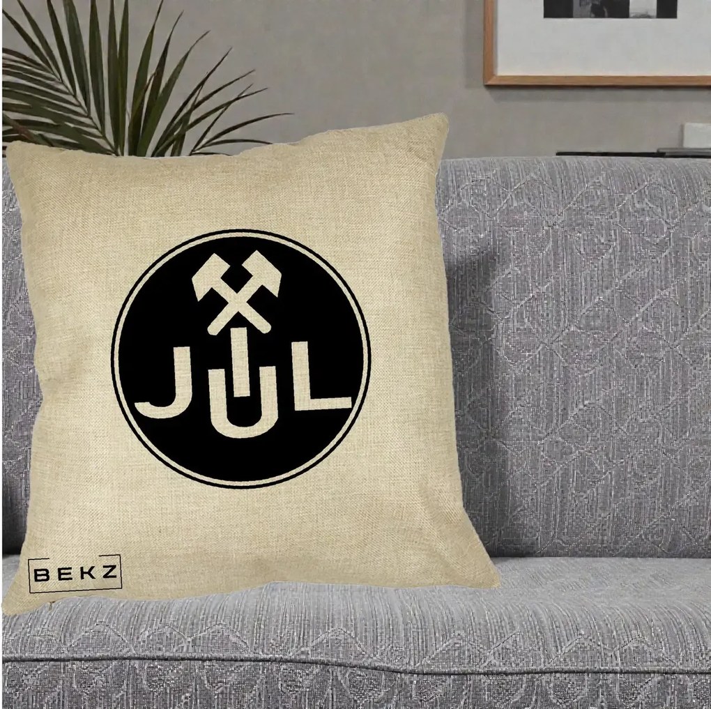 Perna Personalizata JUL Jiul Lupeni Fotbal, 40x40 cm, Crem, Husa Detasabila, Perna Inclusa, BEKZ®