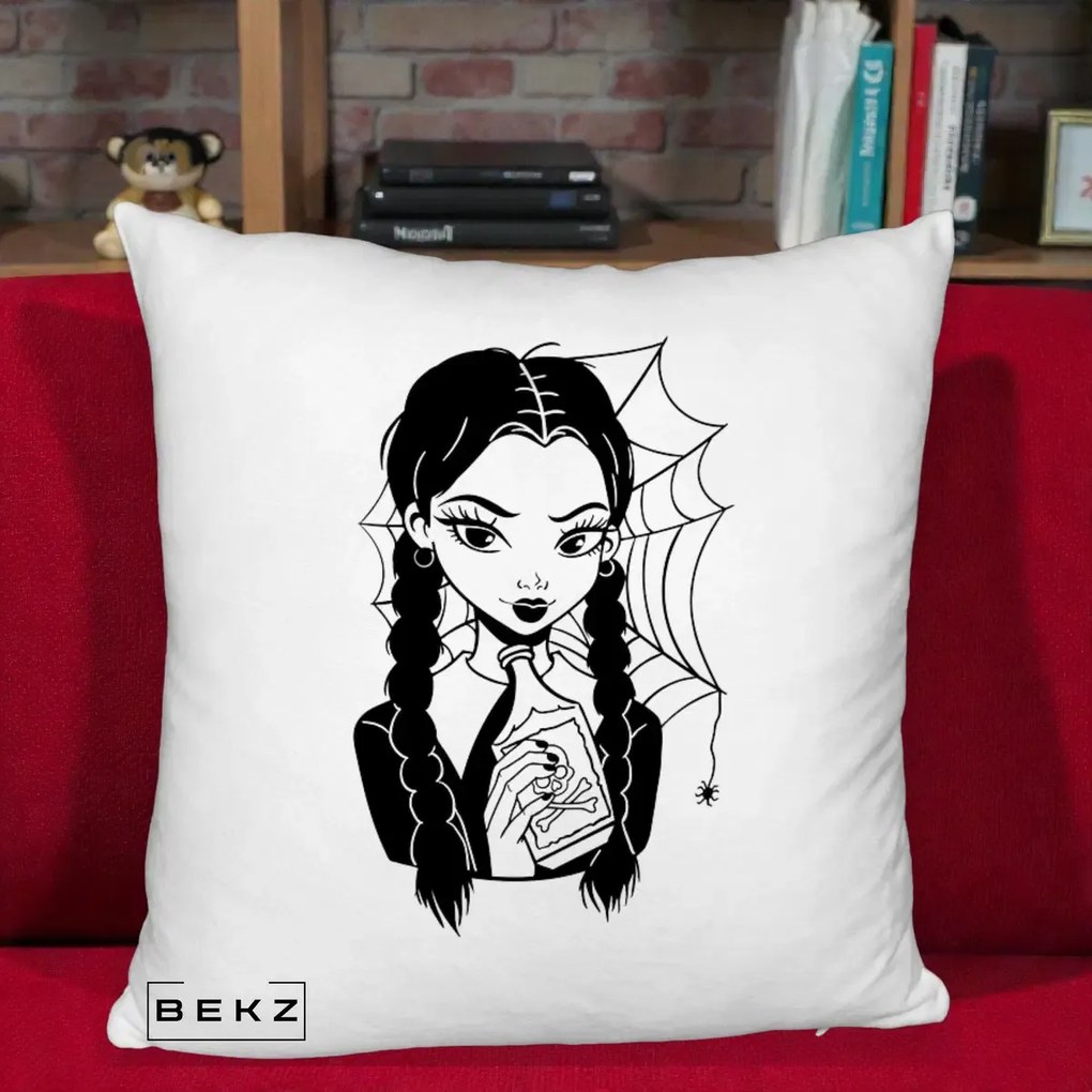 Perna Personalizata Wednesday cu Panza de Paianjen, 40x40 cm, Alb Pufos, Husa Detasabila, Perna Inclusa, BEKZ®