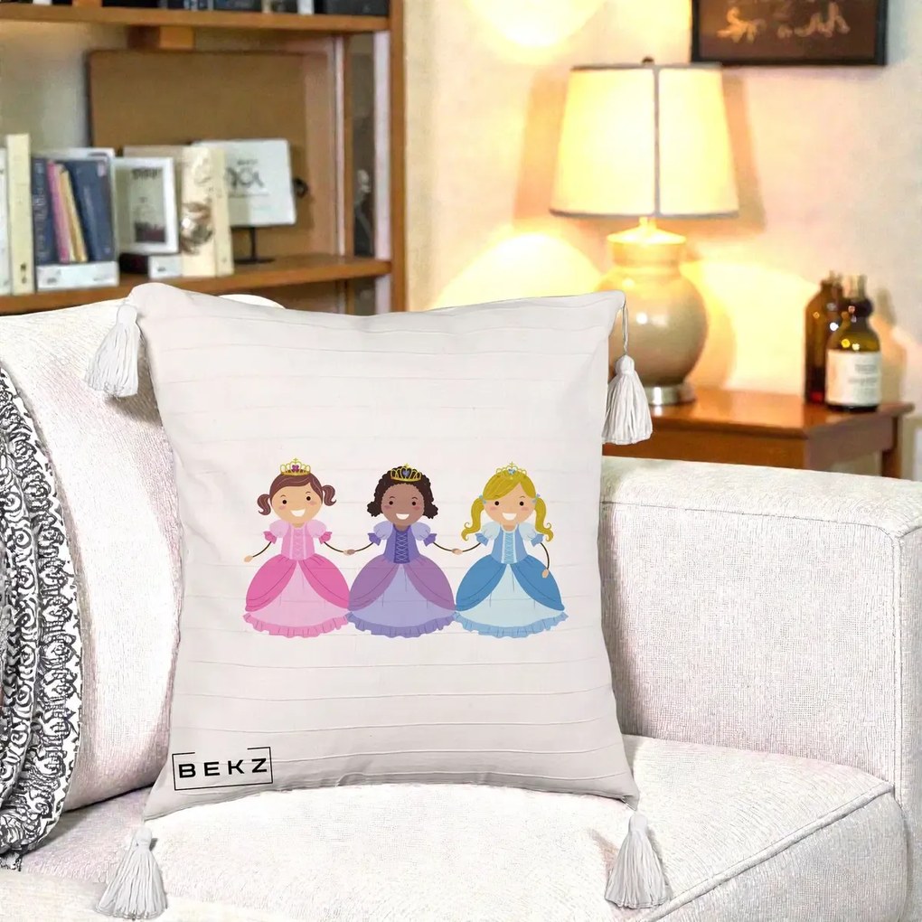 Perna Personalizata Printese Diverse Ilustratie, 40x40 cm, Bej cu Franjuri, Husa Detasabila, Perna Inclusa, BEKZ®