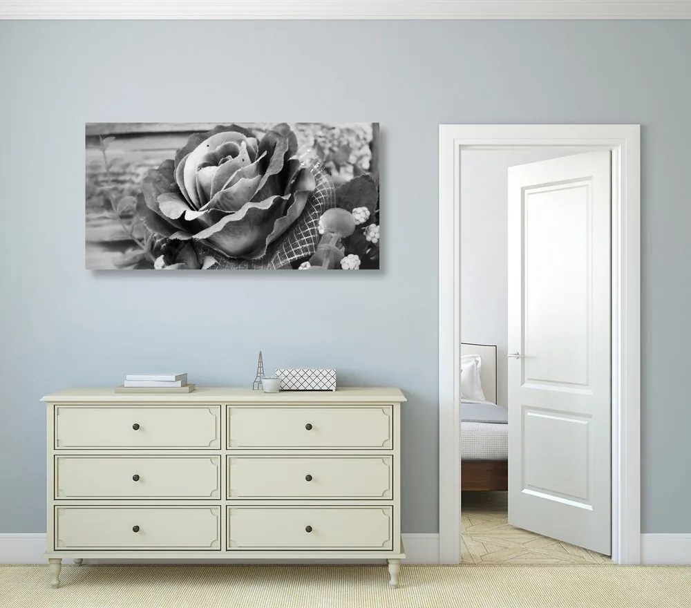 Tablou trandafir vintage elegant în design alb-negru