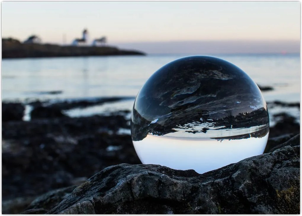 Tablou - Bile de sticlă pe piatră (70x50 cm)