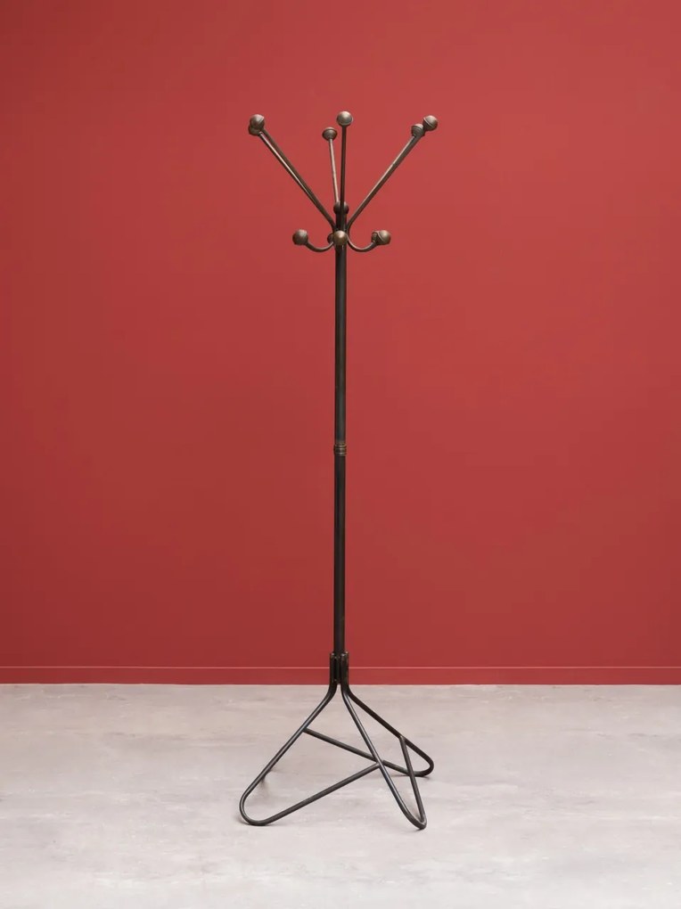 Cuier din metal, Picadilly