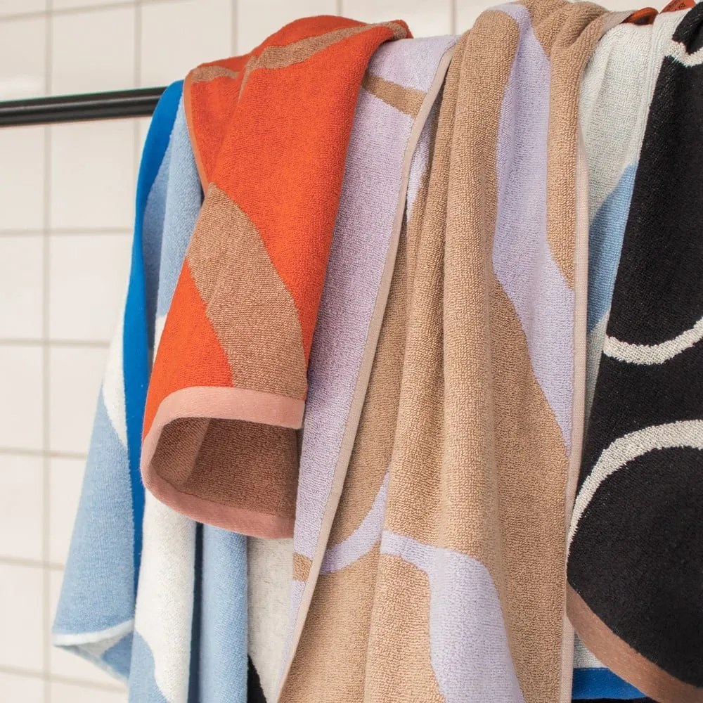 Prosop mov lavandă/maro deschis din bumbac organic 70x133 cm Nova Arte – Mette Ditmer Denmark