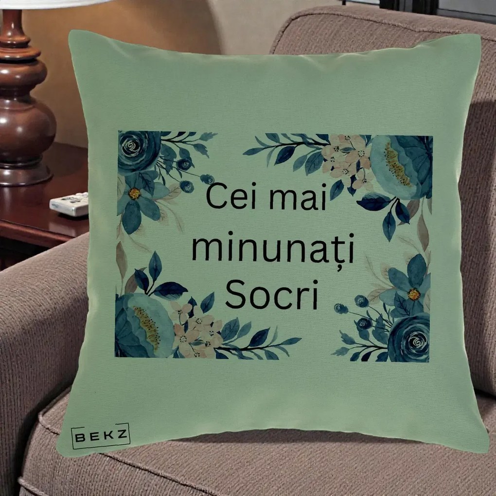 Cadou pentru Socri - Perna Personalizata Cei mai Minunati Socri cu Flori Albastre si Roz, 40x40 cm, Verde, Husa Detasabila, Perna Inclusa, BEKZ®