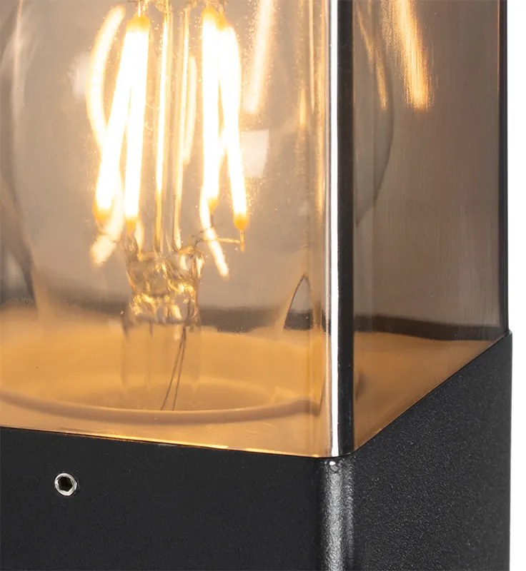 Lampă de perete exterioară neagră IP44 cu senzor crepuscular - Denmark