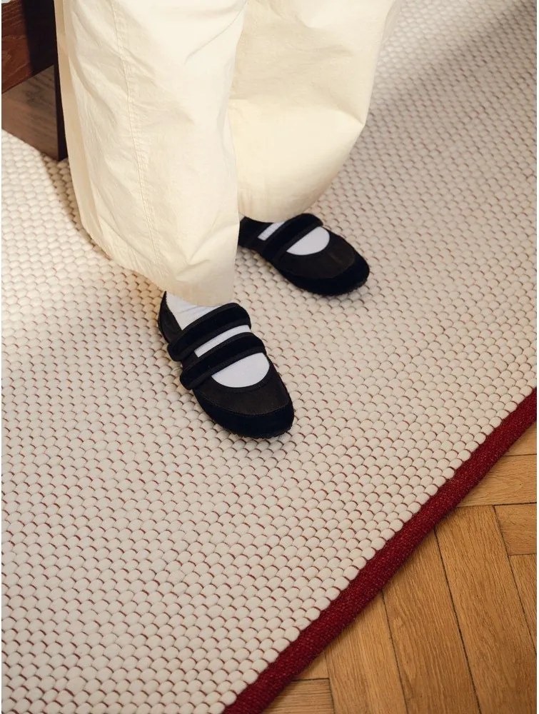 Covor roșu/bej țesut manual din lână 140x200 cm Lenu – noo.ma