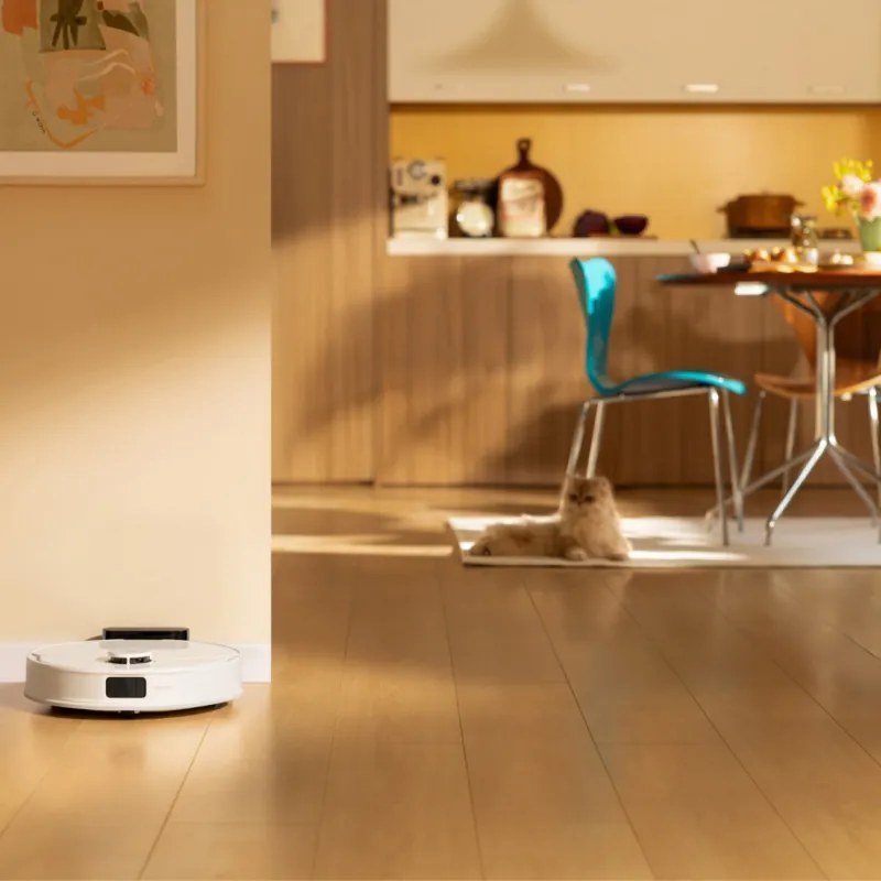 Aspirator robot Roborock Q10 PF+, 10.000 Pa, 150 min, 0,35 L, Wi-Fi, Uscat/umed, Ridicare automata a mopului, LiDAR 360°, Cartografiere 3D, Control vocal, Alb