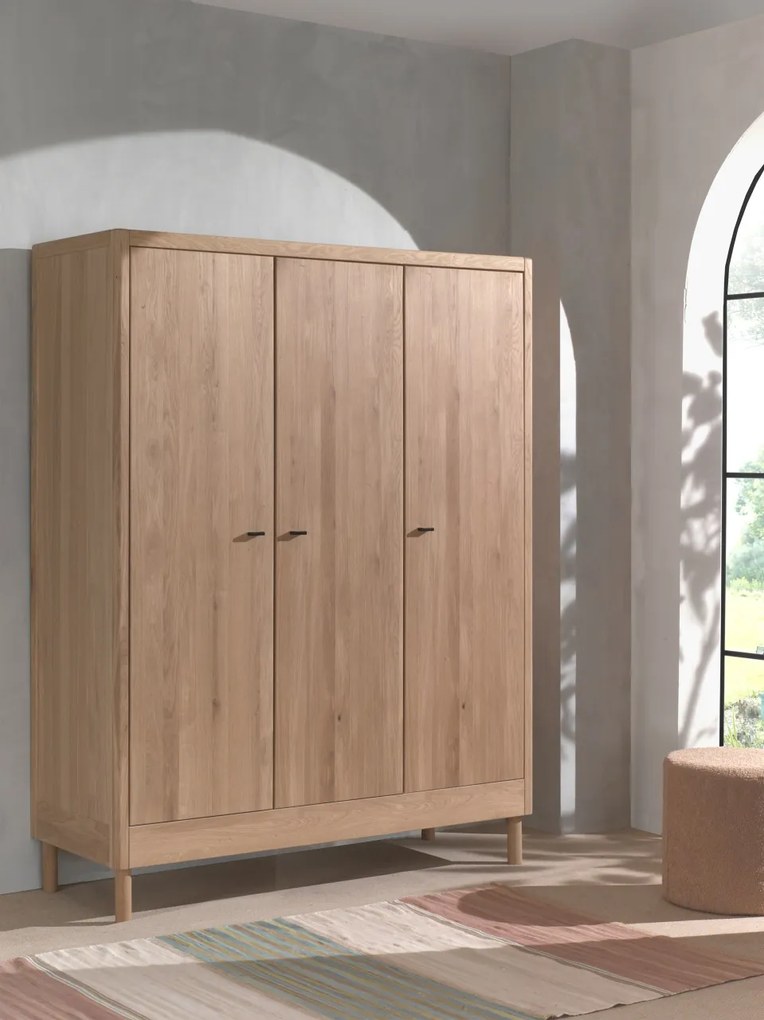 Dulap cu 3 Uși Forrest Oak, pentru Camera Copii, din Lemn de Stejar, Natur – Vipack