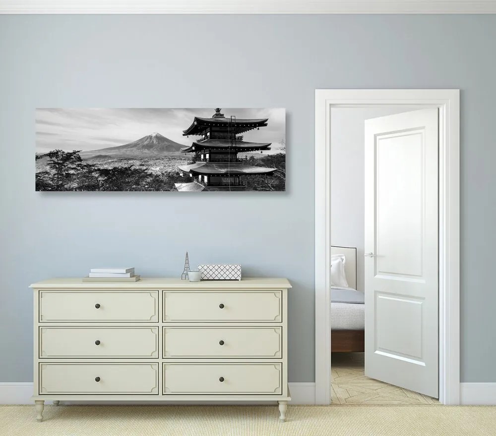 Tablou monument Pagoda Chureito în design alb-negru