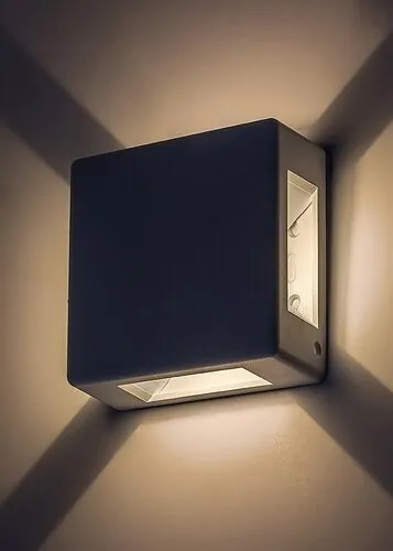 Aplica LED iluminat exterior ambiental IP54 Lippa alb