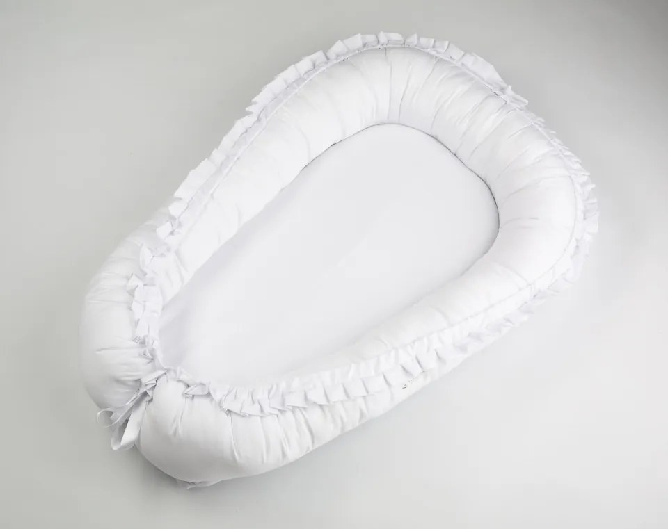 Babynest Shiny White Ruffle