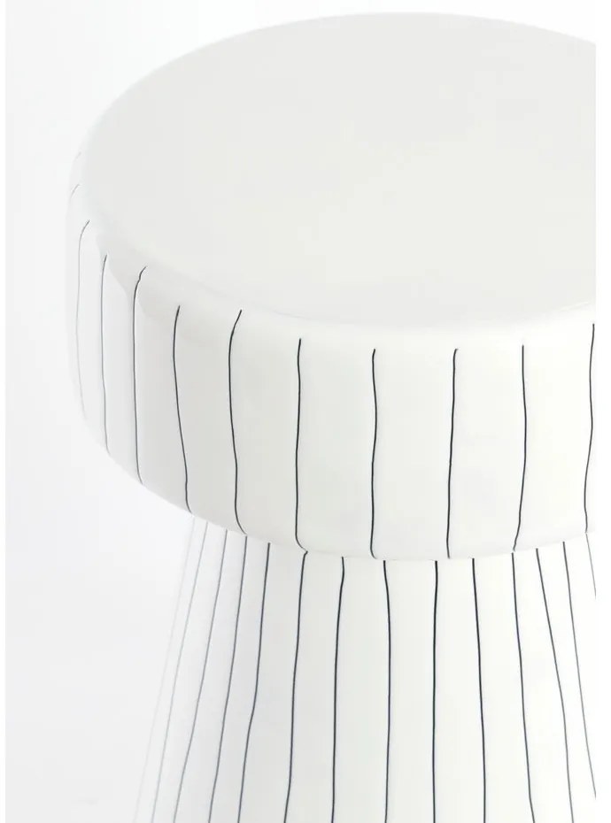 Măsuță auxiliară rotundă din metal ø 29 cm Dakwa – Light &amp; Living