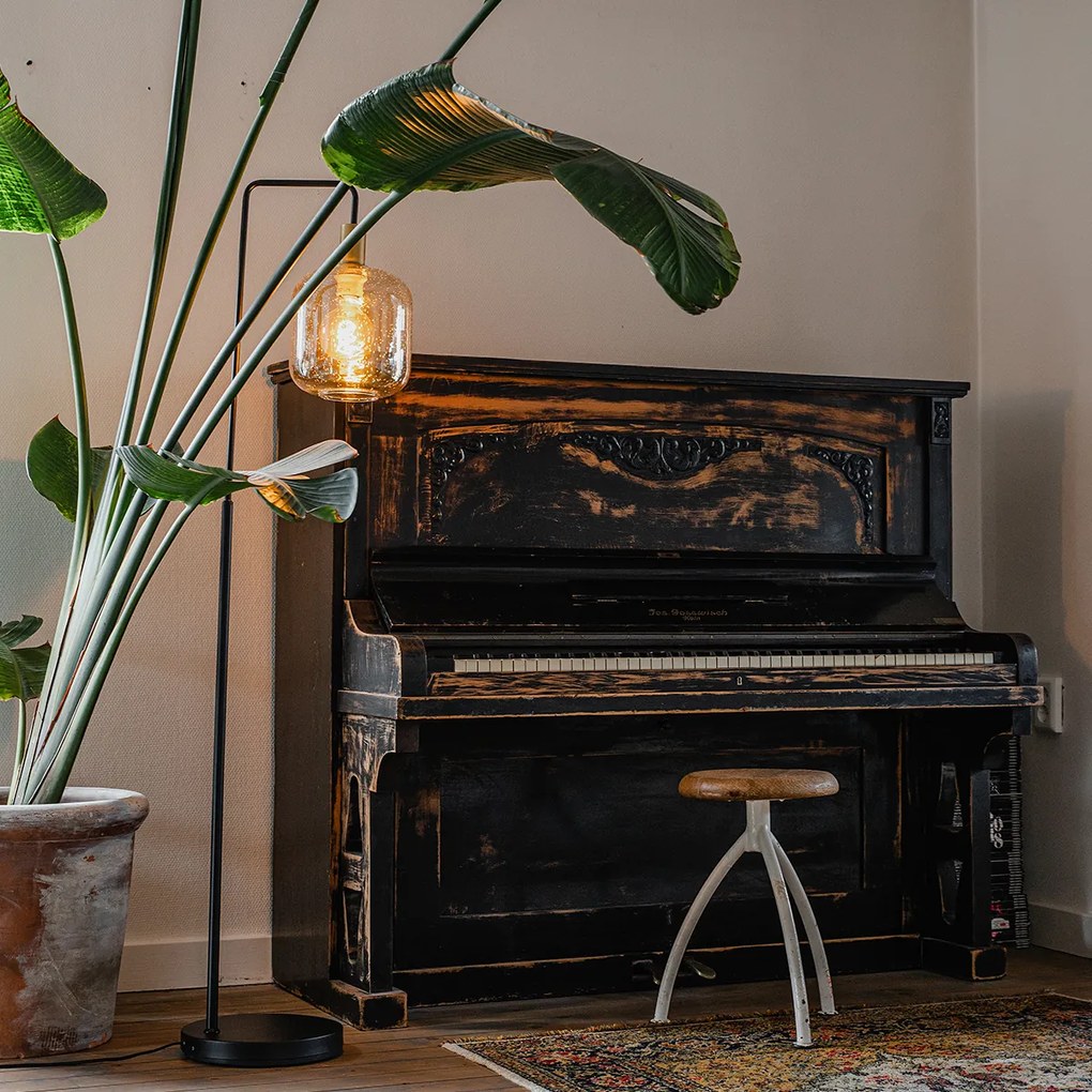 Lampă de podea inteligentă neagră cu alamă și sticlă ambră incl. WiFi G95 - Zuzanna