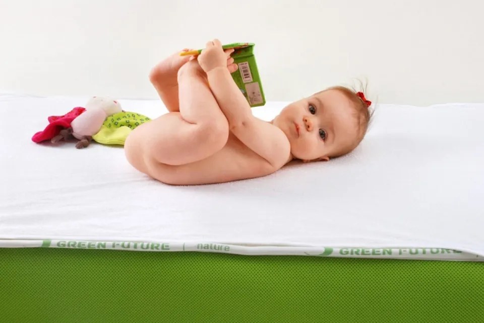 Saltea Green Future NATURE KIDS, husă cu fibre de bambus și structură cu spumă latex, 60 x 120 cm