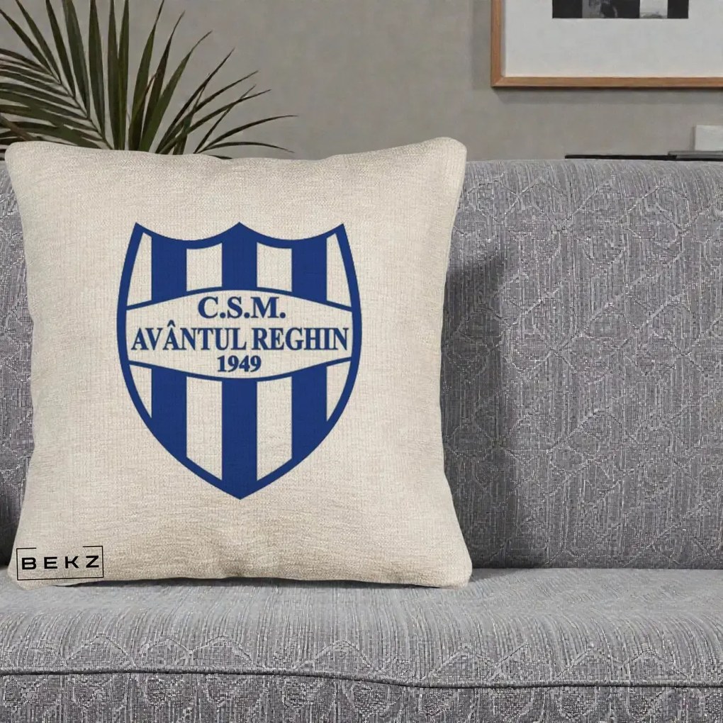 Perna Personalizata CSM Avantul Reghin 1949, 40x40 cm, Bej Canapea, Husa Detasabila, Perna Inclusa, BEKZ®