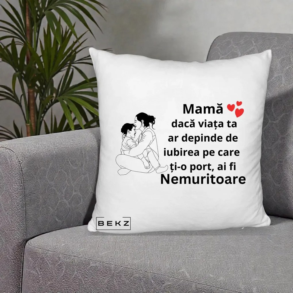 Cadou pentru Mama - Perna Personalizata Mama Nemuritoare Kawaii, 40x40 cm, Alb Pufos, Husa Detasabila, Perna Inclusa, BEKZ®