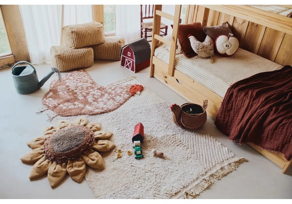 Covor pentru copii maro lavabil, țesut manual din bumbac 110x100 cm Chicken – Lorena Canals