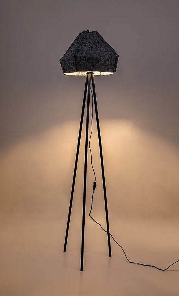 Lampadar cu trepied din material ecologic Lomiro