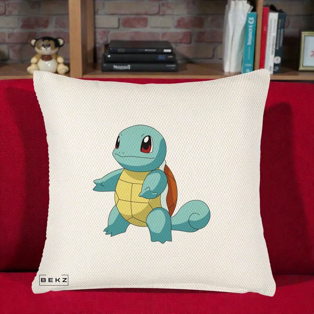 Perna Personalizata Squirtle Pokemon, 40x40 cm, Crem Reliefat, Husa Detasabila, Perna Inclusa, BEKZ®