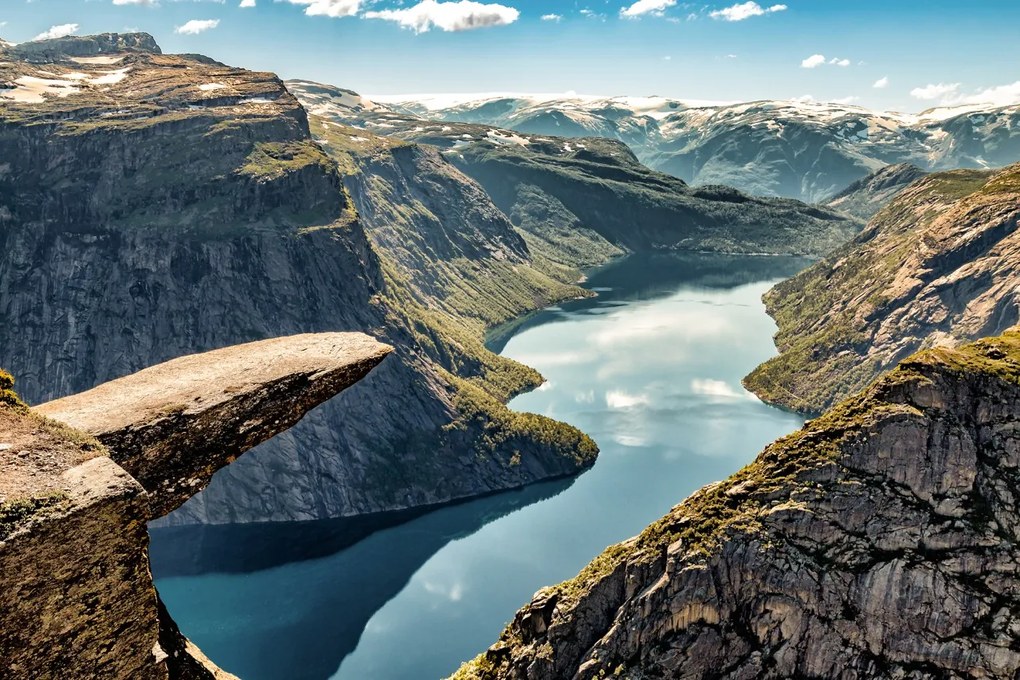 Tapet Trolltunga, Rebel Walls