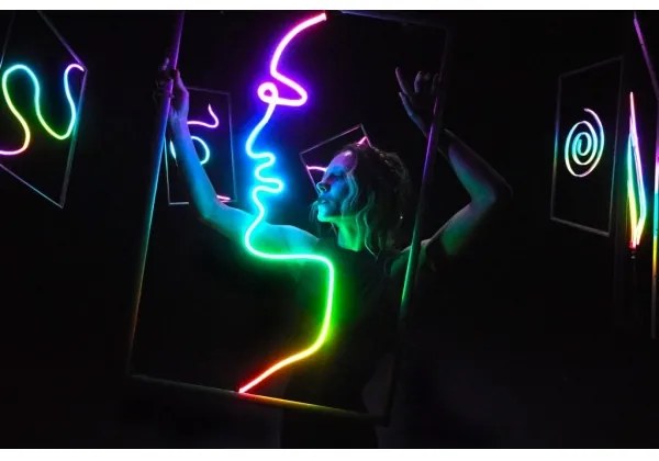 Twinkly TWFL300STW-WEU - bandă LED RGB flexibilă, reglabilă, 300 LED, 3 m, Wi-Fi