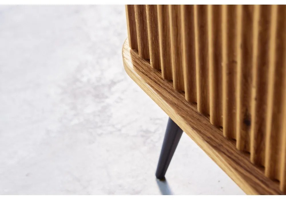 Comodă TV din lemn de stejar 180x57 cm Kula – The Beds