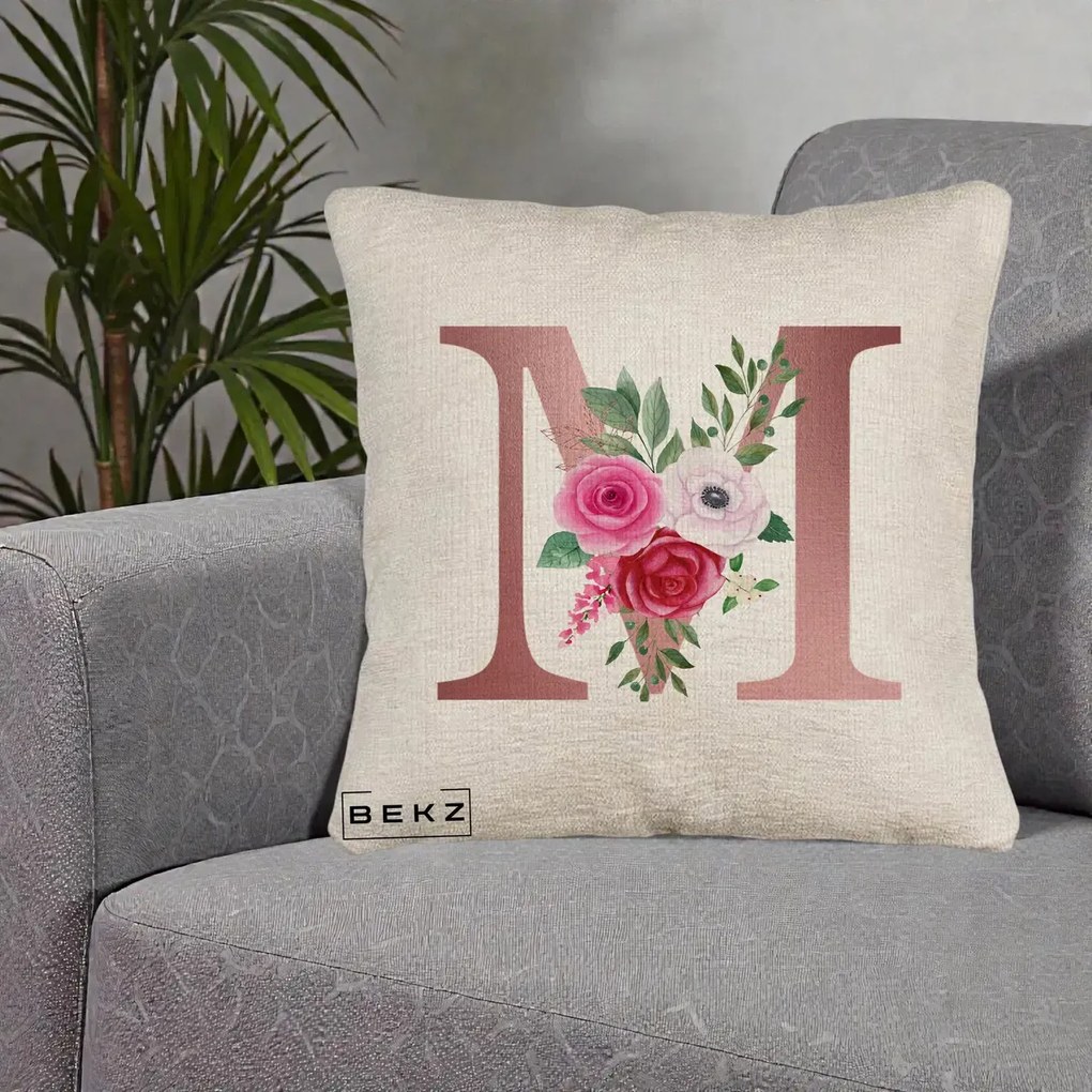 Cadou Personalizat - Perna Personalizata Monograma Rose Gold Litera M cu Trandafiri, 40x40 cm, Bej Canapea, Husa Detasabila, Perna Inclusa, BEKZ®