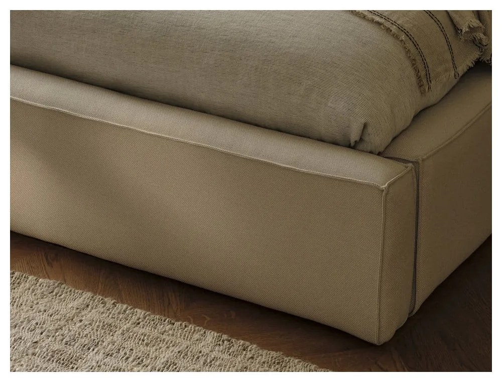 Pat matrimonial bej tapițat cu spațiu de depozitare și somieră 140x200 cm Arendal – Cosmopolitan Design