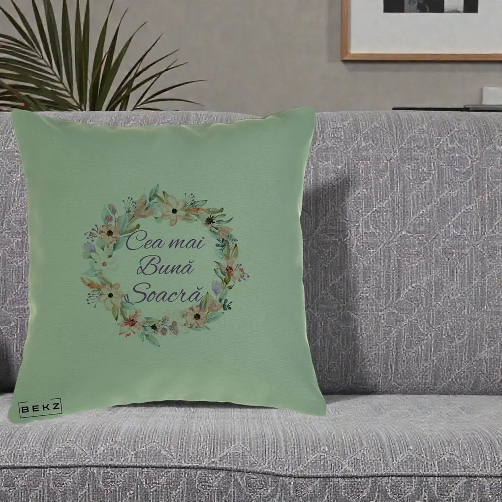 Cadou pentru Soacra - Perna Personalizata Cea mai Buna Soacra cu Coronita Flori Boho Pastel, 40x40 cm, Verde, Husa Detasabila, Perna Inclusa, BEKZ®