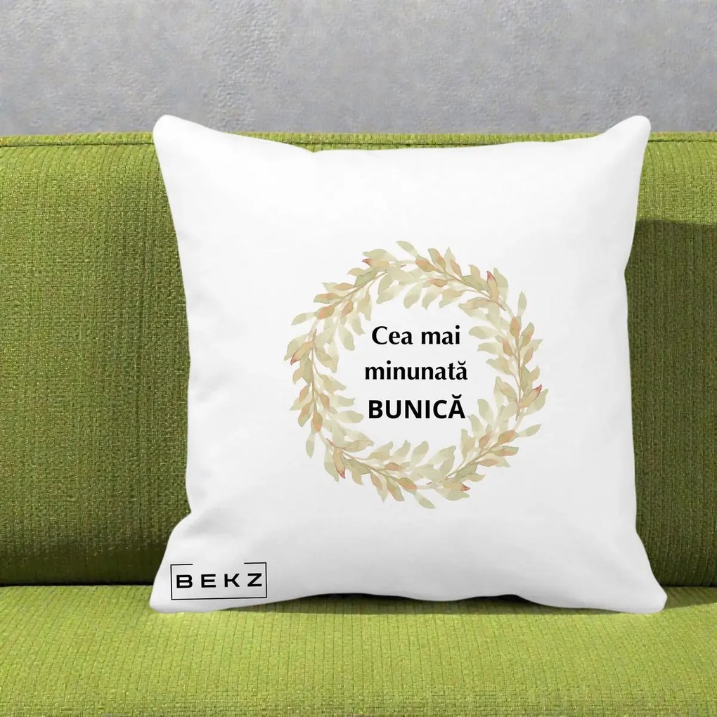Cadou pentru Bunica - Perna Personalizata Cea Mai Minunata Bunica Coronita Frunze Acuarela, 40x40 cm, Alba Mata, Husa Detasabila, Perna Inclusa, BEKZ®