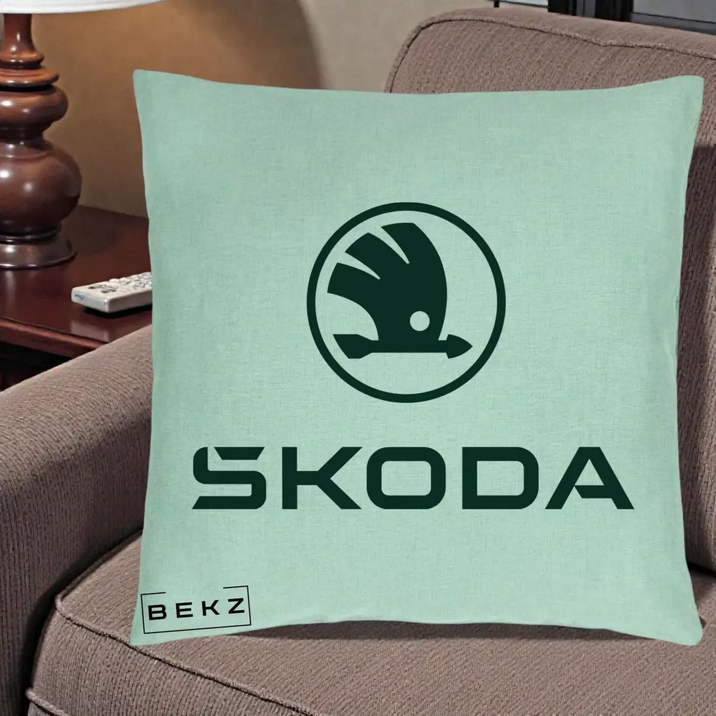 Perna Personalizata cu emblema Skoda, 40x40 cm, Verde Menta, Husa Detasabila, Perna Inclusa, BEKZ®
