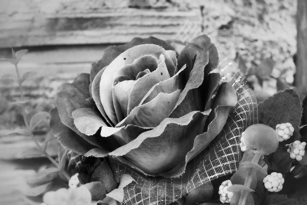 Tablou trandafir vintage în design alb-negru