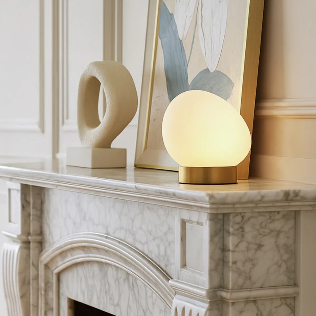 Lampă de masă de design din alamă cu sticlă opal - Sally