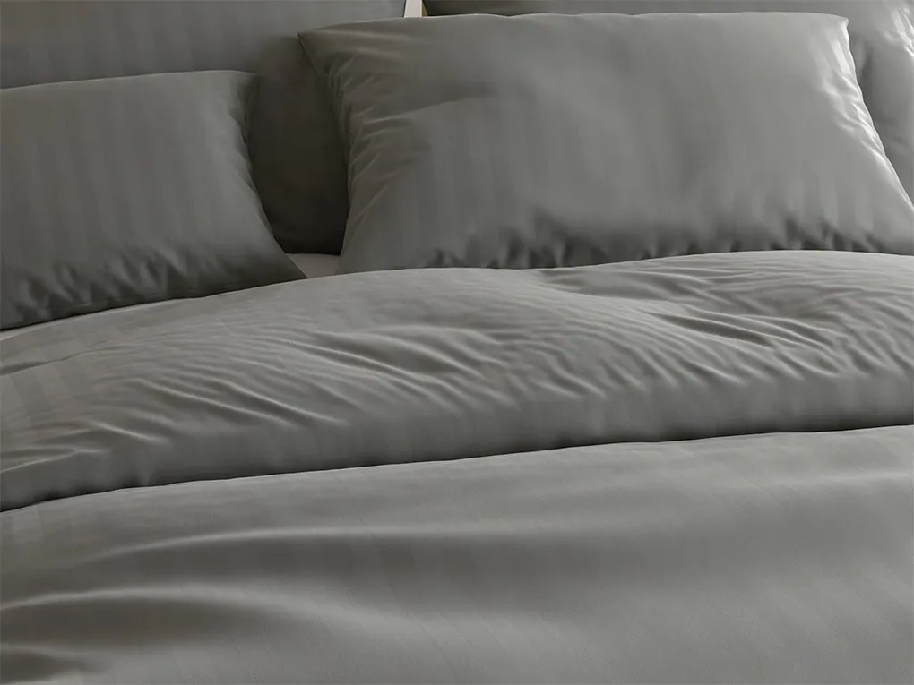 Lenjerie de pat din microfibra hoteliera JASMINE PURE gri - dunga 2 cm, buzunar hotelier Dimensiune lenjerie de pat: 70 x 90 cm | 140 x 200 cm