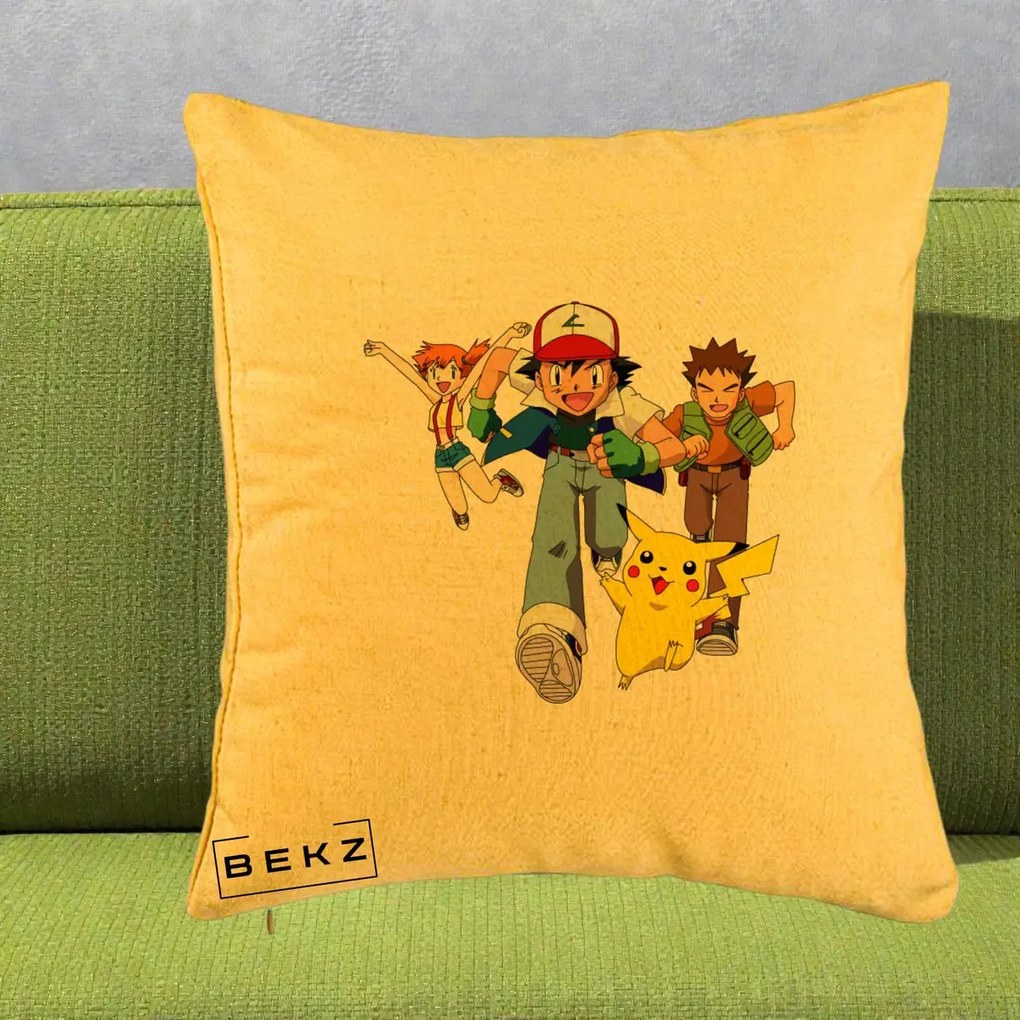 Perna Personalizata Pokemon Ash Misty Brock si Pikachu, 40x40 cm, Galben, Husa Detasabila, Perna Inclusa, BEKZ®