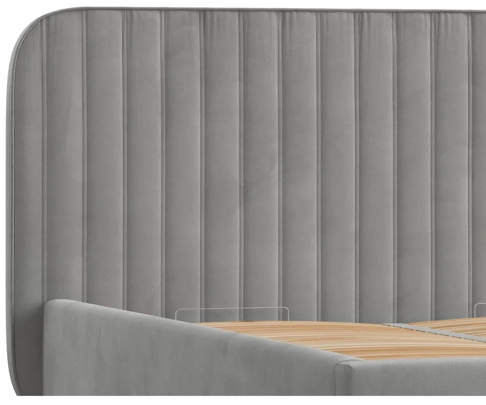 Pat matrimonial gri tapițat cu spațiu de depozitare cu somieră 140x200 cm Noto – Maison de Rêve