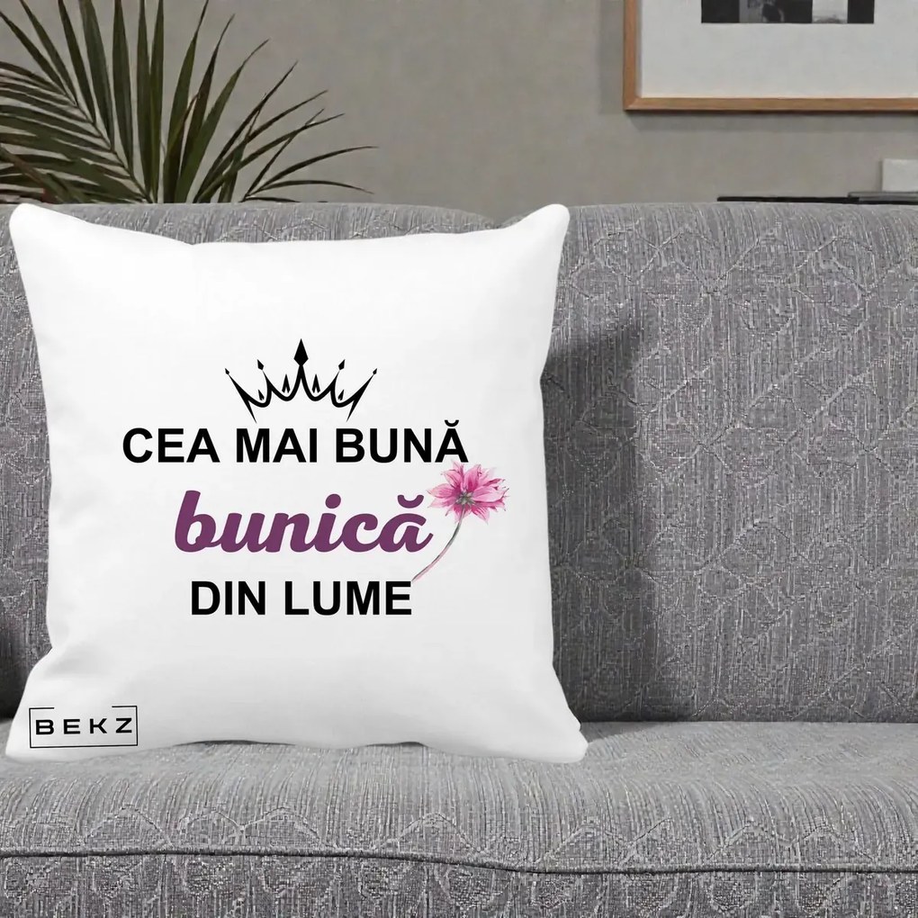 Cadou pentru Bunica - Perna Personalizata Cea Mai Buna Bunica Din Lume Coroana Mov Floare Roz, 40x40 cm, Alba Mata, Husa Detasabila, Perna Inclusa, BEKZ®