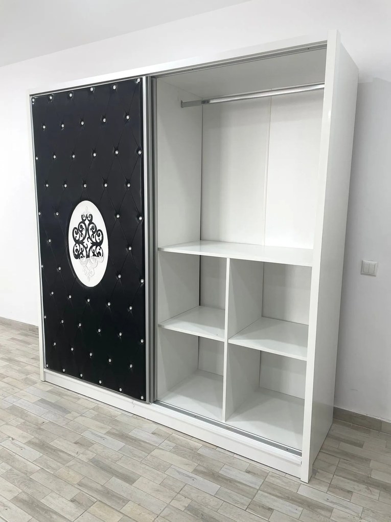 Dormitor Viena, culoare alb / negru, cu pat tapitat 160 x 200 cm, dulap cu 2 usi, comoda cu oglinda, 2 noptiere si saltea