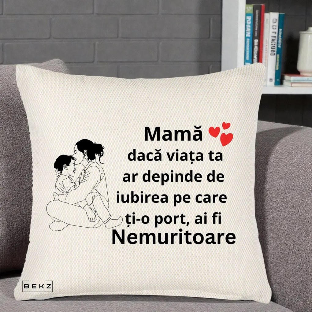 Cadou pentru Mama - Perna Personalizata Mama Nemuritoare Kawaii, 40x40 cm, Crem Reliefat, Husa Detasabila, Perna Inclusa, BEKZ®