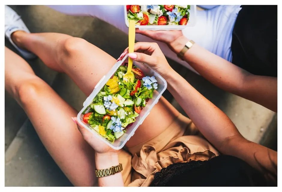 Cutie pentru prânz cu tacâmuri Vialli Design, 650ml+230m, albastru