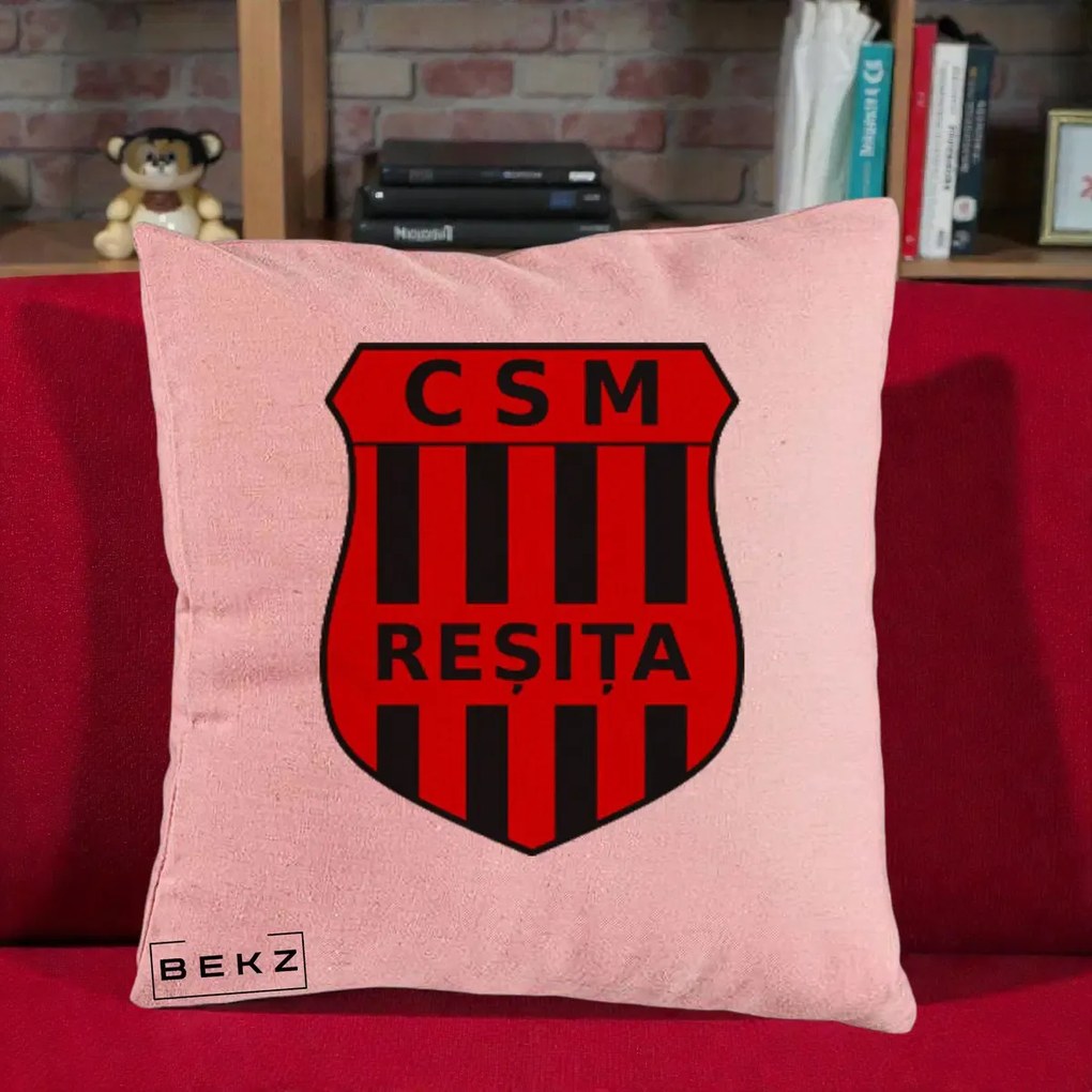 Perna Personalizata CSM Resita Fotbal, 40x40 cm, Roz, Husa Detasabila, Perna Inclusa, BEKZ®