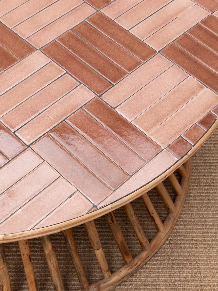 Masuta de cafea din rattan si blat ceramic roz, "Chandra"